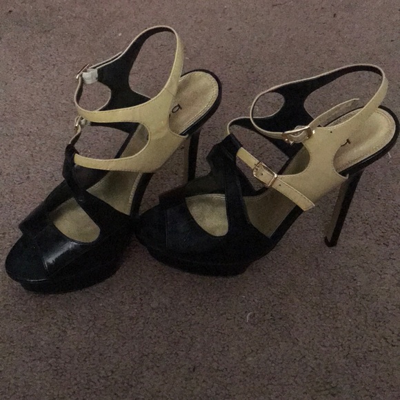 Bebe Black and Tan heels - Picture 4 of 4